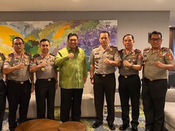 Kapolri Pimpin Sertijab Pejabat Utama BNN RI-Upacara Korps Raport