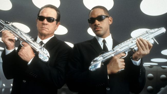 Trans TV akan menayangkan BLOCKBUSTER SAHUR MOVIES edisi Minggu (2/4) dini hari, Men in Black II, pada pukul 01.45 WIB.