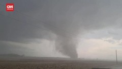 VIDEO: Penampakan Tornado di AS, 300 Ribu Rumah Mati Listrik