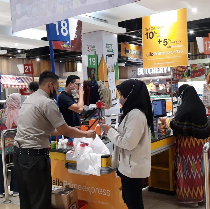 <p>Transmart Midnight Sale merupakan program spesial di bulan Ramadan yang menghadirkan banjir diskon untuk berbagai barang kebutuhan keluarga. <br />Foto: Dok.Tim Transmart</p>