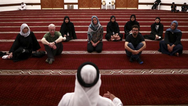 FOTO: UAE Ajak Turis Asing Ikut Nikmati Ramadan di Dubai