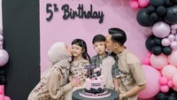 Intip Keseruan 7 Potret Ultah Anak Kedua Nycta Gina Bertema BLACKPINK 'Syariah'