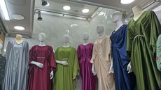 Gamis 'Lesti Kejora' dan Kaftan Paling Diburu di Pasar Tanah Abang