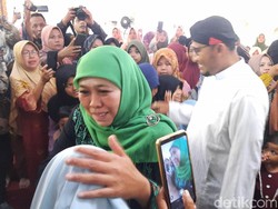 DIdampingi Bupati, Khofifah Santuni 500 Anak Yatim di Sumenep