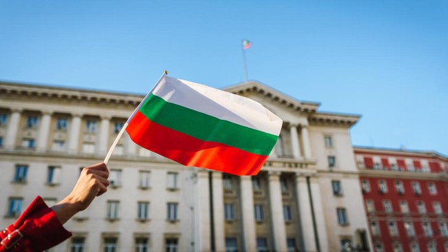 Bulgaria telah menggelar lima kali pemilu dalam dua tahun terakhir. Hal ini disebabkan oleh perpecahan warga terkait invasi Rusia di Ukraina.