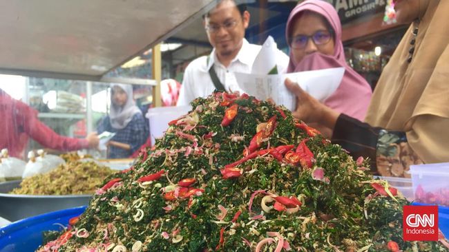 Aceh memiliki tiga kuliner khas yang cuma muncul saban Ramadhan. Panganan ini akan sulit ditemui jika hari biasa, bahkan bahan makanannya sudah mulai langka.