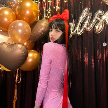 Lisa BLACKPINK Nonton Jackson Wang di Coachella Bareng Idol Cowok, Siapa?