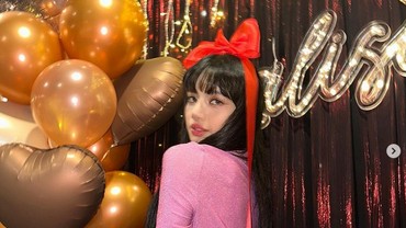 Lisa BLACKPINK Nonton Jackson Wang di Coachella Bareng Idol Cowok, Siapa?