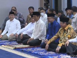 Jokowi Lesehan Bareng Ketum Parpol Pendukung di Silaturahmi Ramadan DPP PAN