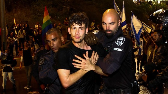 FOTO: Ricuh Demo Warga Israel Menentang Perombakan Sistem Peradilan