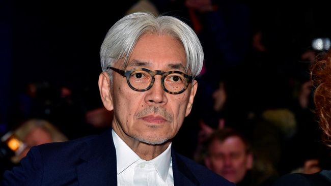 Musisi elektronik legendaris asal Jepang, Ryuichi Sakamoto, meninggal dunia di usia 71 tahun, setelah berjuang melawan kanker.