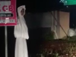 Nyamar Pocong Demi Konten, ABG Karangmlati Demak Digotong ke Polsek