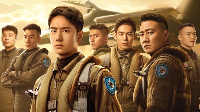 Sinopsis Born to Fly, film China terbaru Wang Yibo tentang risiko yang dihadapi pilot uji coba dalam menyempurnakan pesawat tempur.