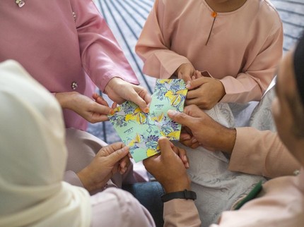 Ketahui Hukum Anak Meminta THR Lebaran dalam Islam Menurut Ustazah