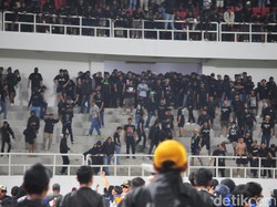 Kericuhan Suporter Warnai Laga PSIS Vs PSS, Yoyok Sukawi: Evaluasi!