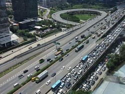 Sudah Tengah Hari, Jalan TB Simatupang ke Fatmawai Masih Macet