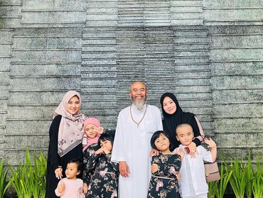 Terpopuler: Foto Lutfiana hingga Momen Awal Mula Nindy Ayunda Hijrah