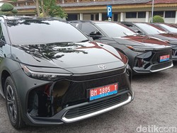 Pemprov Riau Borong Mobil Listrik Toyota bZ4X, Ini Spek dan Harganya