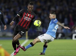 Menang 4-0, AC Milan Permalukan Napoli di Kandang Sendiri