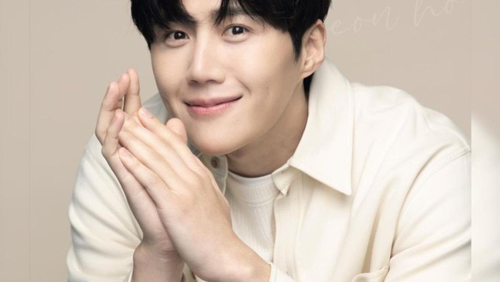 Siap Sapa Penggemar Indonesia selama 2 Hari, Inilah Rincian Fan Meeting Kim Seon Ho 'One, Two, Three, Smile' di Jakarta!