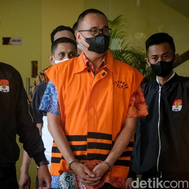 Ini Sosok Artis yang Masuk Koneksi Keluarga Rafael Alun