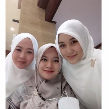 Keharmonisan Ulfa Bersama Istri Pertama & Putri Sulung Syekh Puji: Saling Beri Kekuatan