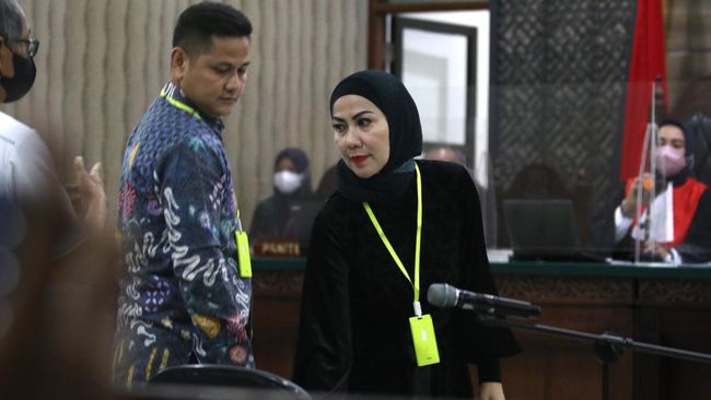 Venna Melinda merasa lega usai memberikan kesaksian dalam persidangan kasus dugaan kekerasan dalam rumah tangga yang dilakukan Ferry Irawan.