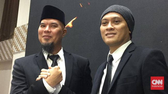Ahmad Dhani dan Andra Junaidi Ramadhan di Hotel 101 Urban Jakarta Thamrin, Selasa (4/4).