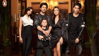 <p>Shah Rukh Khan dan Gauri Khan adalah salah satu pasangan tersohor di India, Bunda. Namun, ketiga anak-anak mereka juga tak kalah menarik perhatian, lho. (Foto: Instagram @gaurikhan)<br /><br /><br /></p>