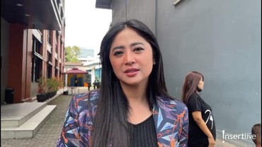 Pacar Ngebet Nikah Usai Lamaran, Dewi Perssik Ragu karena Trauma Cerai