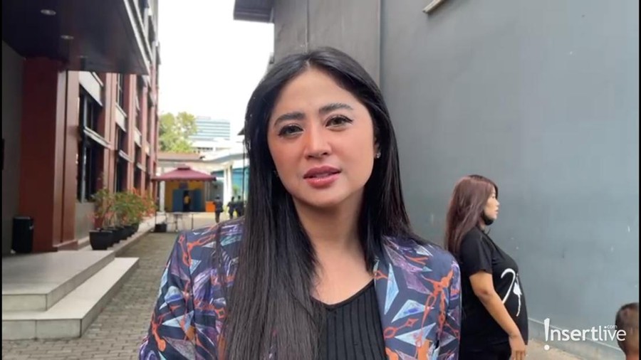 Dewi Perssik