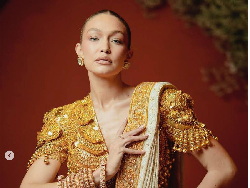 Most Pop Sepekan: Gigi Hadid Pakai Baju India, Pose Bareng Shah Rukh Khan