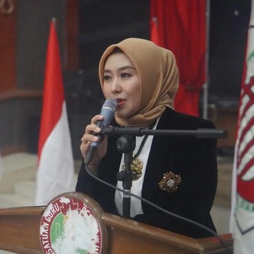 8 Potret Terbaru Gita KDI, dari Pedangdut Kini Jadi Tenaga Ahli MPRI RI