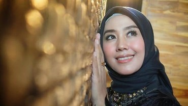 img-title Kabar Terkini Gita KDI, Dulu Juara Ajang Dangdut Kini Kerja di MPR RI