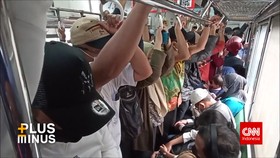 VIDEO: Keas-keos Impor Kereta Bekas - CNN Indonesia Plus Minus
