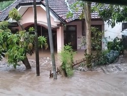 Hujan Berjam-jam, Wilayah Perkotaan Dompu Direndam Banjir Setinggi 1 Meter