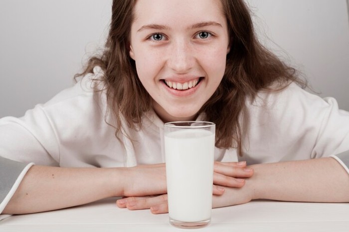 Minum susu