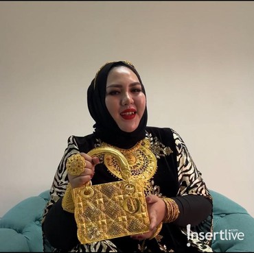 Viral Wanita Beli Tas Emas Rp500 Juta, Ternyata Ini Sumber Kekayaannya