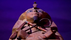 FOTO: Peti Mati Firaun Ramses II Dipamerkan di Paris