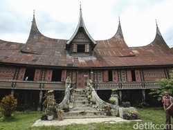 Mengenal Rumah Gadang: Bentuk, Jenis, Fungsi, dan Keunikannya