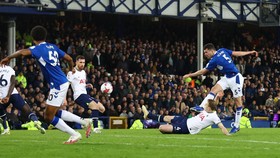Hasil Liga Inggris: Dramatis 2 Kartu Merah, Tottenham Ditahan Everton