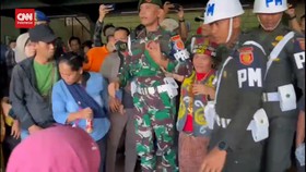 VIDEO: Pasien Membludak, Ida Dayak Batalkan Praktek Di Depok