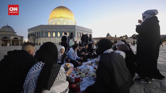 Masjid Al Aqsa menjadi perbincangan usai pasukan Israel menyerbu tempat ini dan menyerang jemaah pada Rabu (5/4).
