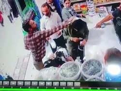 Viral Momen 2 Wanita Iran Dilempar Yoghurt oleh Pria karena Tak Berhijab