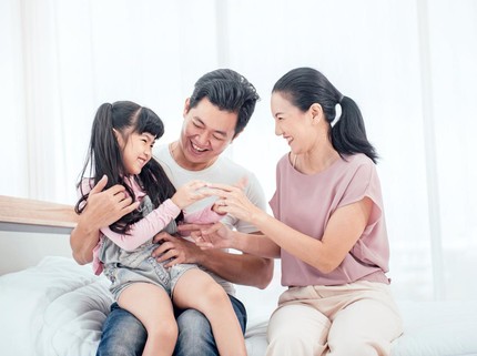 10 Basic Manner yang Perlu Diajarkan ke Anak Perempuan dan Laki-Laki