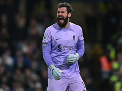 Alisson Becker Hampir Nangis Saat Hadapi Fulham