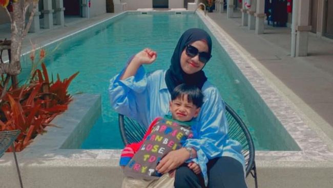 Gambar Terbaru Bayi Menawan yang Kini Sudah Bersekolah