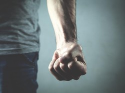 5 Adab ketika Emosi dalam Islam, Muslim Catat Ya!