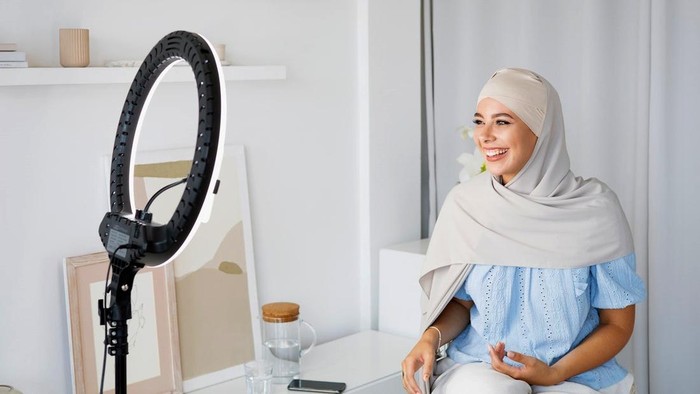 Profesi Freelancer, YouTuber dan Influencer Tetap Membayar Zakat Penghasilan? Perhatikan Aturannya di Sini!