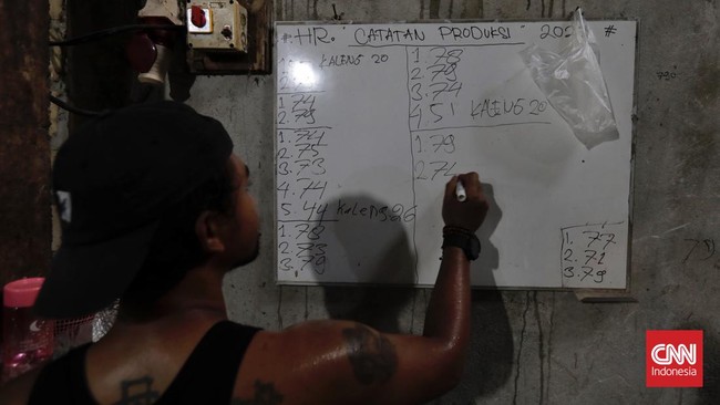 FOTO: Senyum Ceria Industri Cincau Rumahan Nikmati Berkah Ramadan